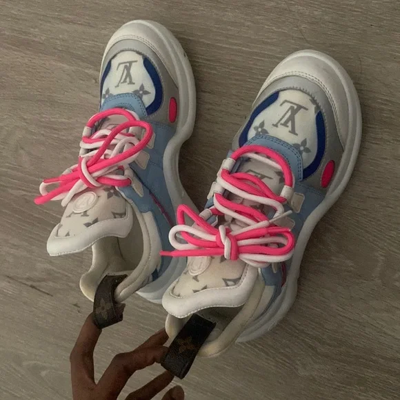 selling my LV shoes i main image 4